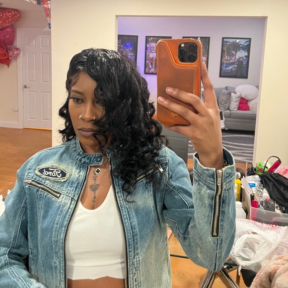 26’ curly wig